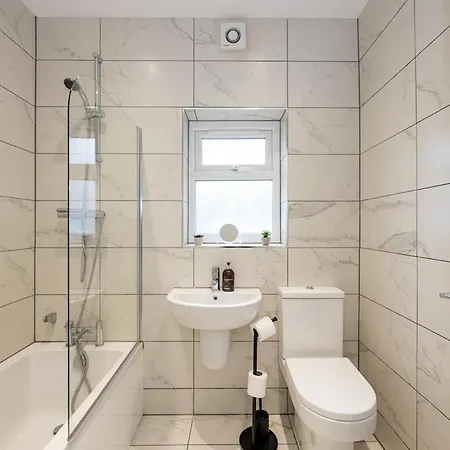 Spacious 4br Perfect For Groups & Contractors