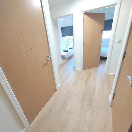 Ubytování v soukromí New Private In Shared 2 Bed Flat Camp St