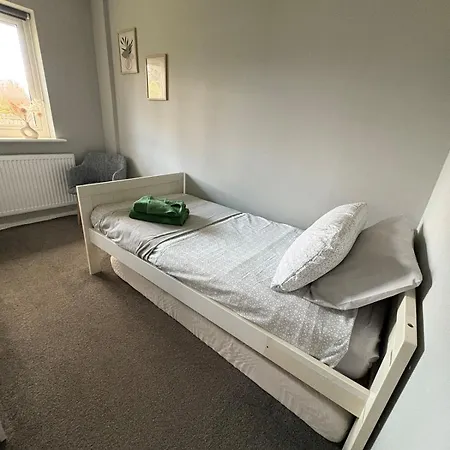 Holiday home Contractor-friendly In Manchester, Parking, Wifi Manchester