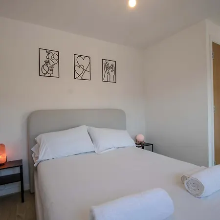 別荘 Modern 2-bed In Swinton By Mcpi Hosting, Perfect For Families & Contractors *