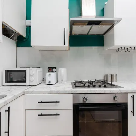 Exotic 4bd, Etihad, Coop Arena - Tv In And Outdoor Dining * מנצ'סטר