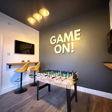 3br House Near Old Trafford With Games Sleeps 8 Nyaraló Manchester