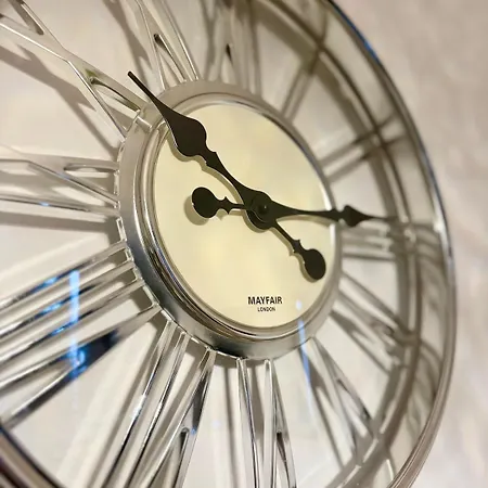 Modern And Comfy 3 Bed Near Etihad And Coop Live Arena Vakantiehuis *