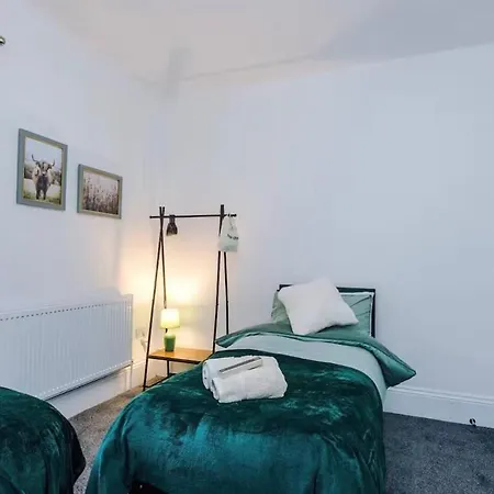 度假居 Modern 2-bed House Near Centre - Sleeps 6 *