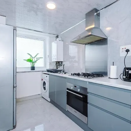 Pearl Reside - Sleeps 5, Free Parking & 5 Mins Centre Manchester