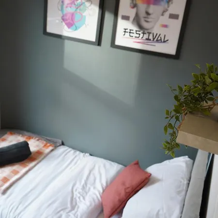 בית נופש Spacious 3-bedroom Near Centre With Parking *