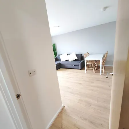 Accommodatie bij particulieren Modern Private In Shared 2 Bed Flat Camp St