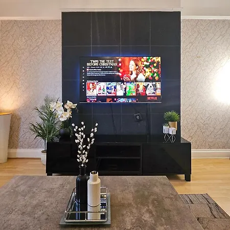 בית נופש Massive And Stylish 5 Bed House - Sleeps 13 - Free Parking *