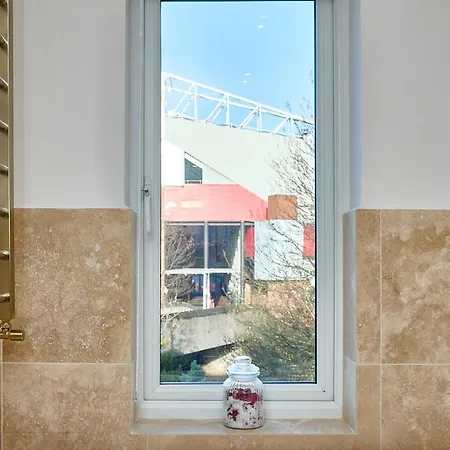 Feriehus Stylish 4 Bed In Old Trafford Next To Mufc *