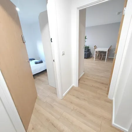 New Private In Shared 2 Bed Flat Camp St * Manchester
