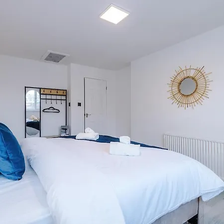 Tatil Evi Pearl Reside - Sleeps 5, Free Parking & 5 Mins Centre