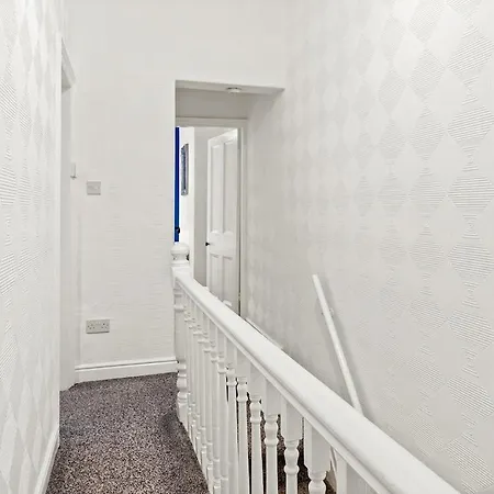 Hébergement de vacances Contractor House - Fast Wifi - Sleeps 7!
