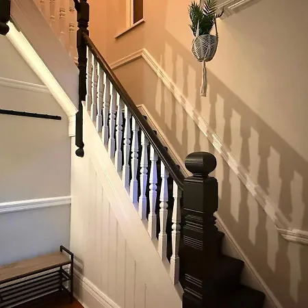 Large Luxury 4 Bedroom With Parking Casa vacanze Manchester
