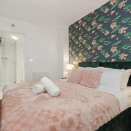 E-haven - Etihad-coop Live-free Parking-pool Table