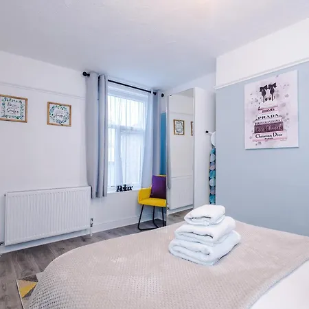 Ideal Group 3br House For 8 Parking * Mánchester
