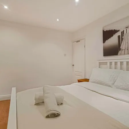Vendégház Guestready - Cozy 3-bedroom In Droylsden
