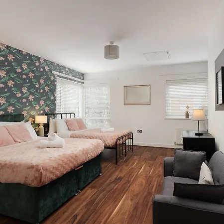 E-haven - Etihad-coop Live-free Parking-pool Table Holiday home