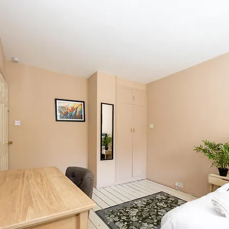 Vakantiehuis 3-bed Didsbury M20 Parking Long