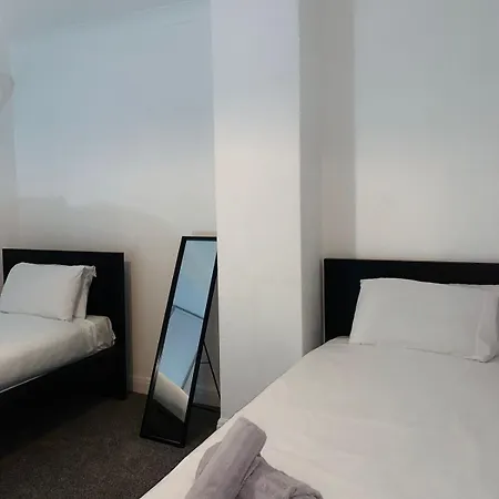 Ferienhaus Modern 3-br On Edge Of Center With Free Parking *
