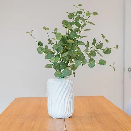 Comfort & Style In Salford - Sleeps 8 * Manchester