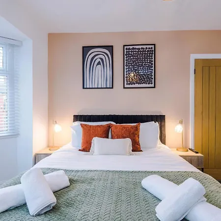 8min To Metrolink 20min To Etihad And Coop Live With Free Parking Сasa de vacaciones *