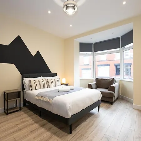 Spacious 4br Perfect For Groups & Contractors Сasa de vacaciones