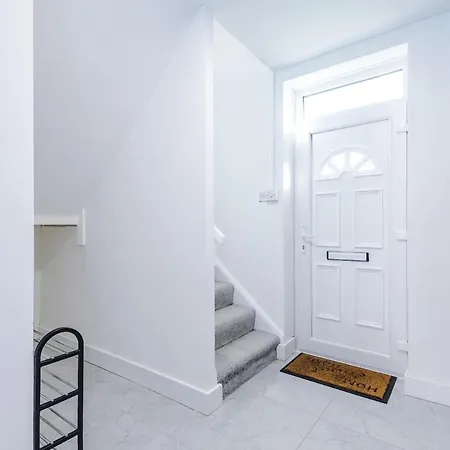 Tatil Evi Pearl Reside - Sleeps 5, Free Parking & 5 Mins Centre