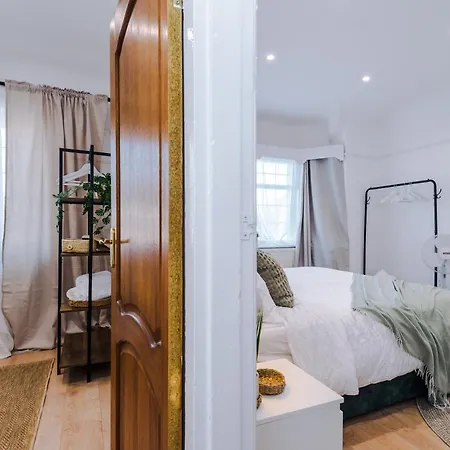 Free Park Stunning 3bedroom In 曼彻斯特