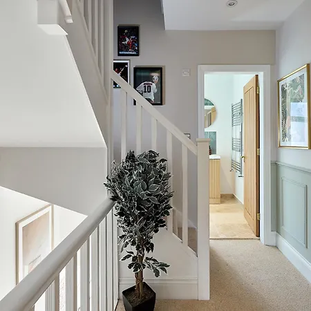 펜션 Stylish 4 Bed In Old Trafford Next To Mufc