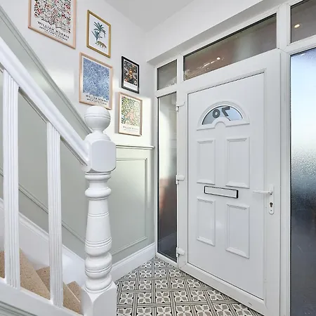 Stylish 4 Bed In Old Trafford Next To Mufc Holiday home