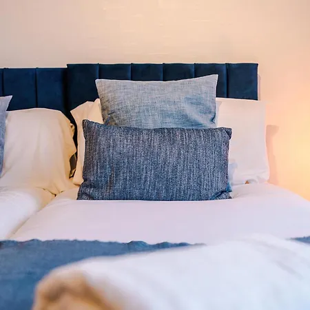 Luxury 5br Near Airport Wifi Prázdninový dům *