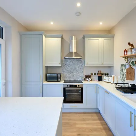 Stylish 4 Bed In Old Trafford Next To Mufc Hébergement de vacances Manchester