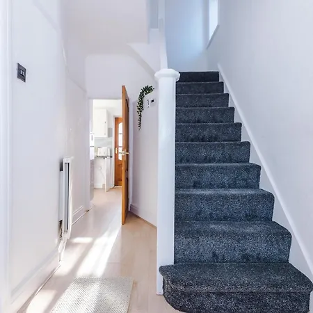 Free Park Stunning 3bedroom In