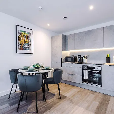 Daire Modern 2br In With Parking *