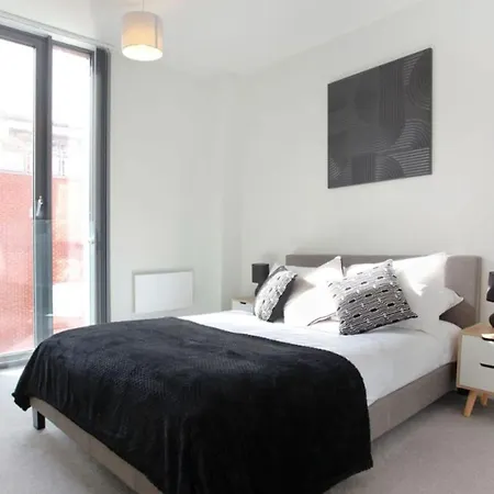 The Mount - Spacious - Local Attractions- Parking Daire *