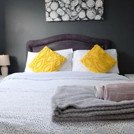 1-schlafzimmer-wohnung- 3 Gaeste Mit Parkplatz Und Wi-fi By Interhome * מנצ'סטר