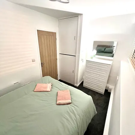 Stretford Gem - South Manchester