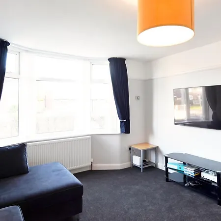 Apartment Renovated 3 Bed Near Airport And City, Free Parking Manchester