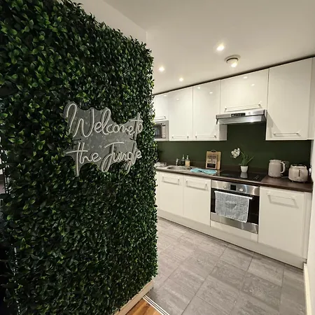 아파트 2-bed Apt-sleeps 5-long Stays-oxford St 맨체스터