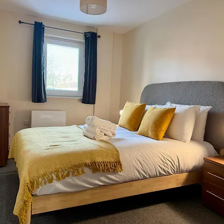 Stylish Flat With 2 Double Beds - Pass The Keys Apartment Manchester