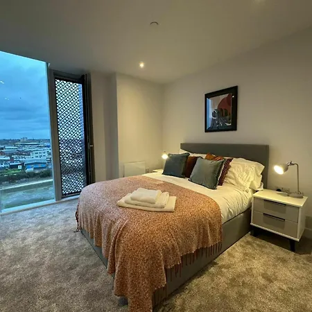 아파트 Victoria Riverside Retreat 2bdr 2bath *