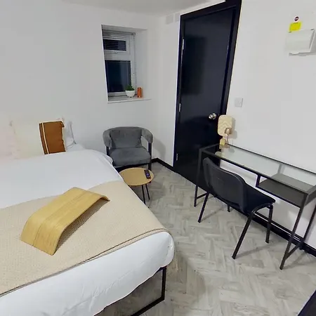 Stylish Modern Near Mediacityuk & Centre - Free Parking - Sleeps 2 Enjoy 아파트