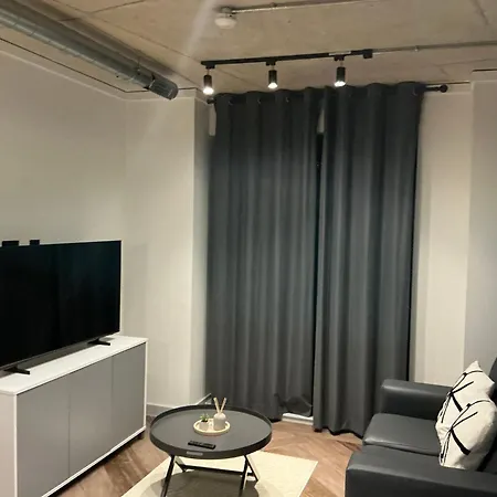 Modern 2br In Piccadilly