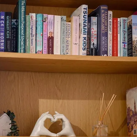 Apartment Modern 2 Bed Apartment, Salford Quays, Parking *