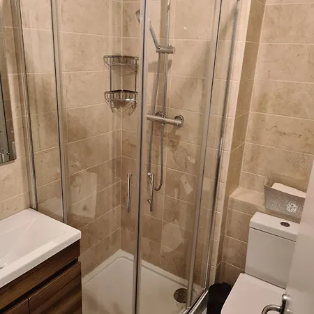 Comfy Salford 2 Bed 2 Bath Parking 맨체스터