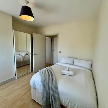 Premium 2 Bedroom In With Parking * Manchester