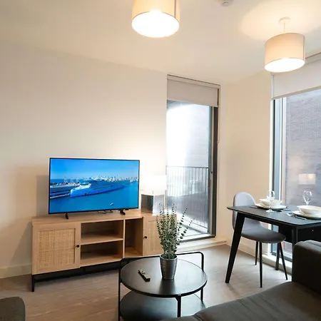 Bright 1 Bed In W Balcony 曼彻斯特