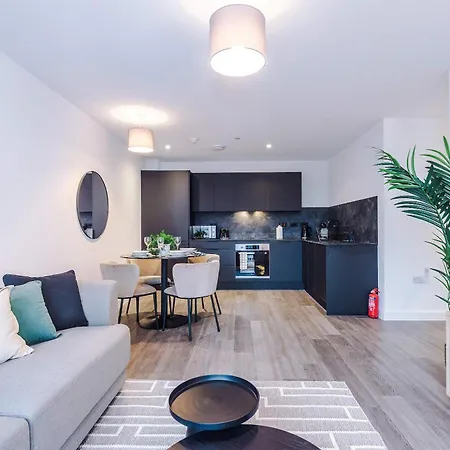 Modern 2br W Secure Parking Salford Lägenhet