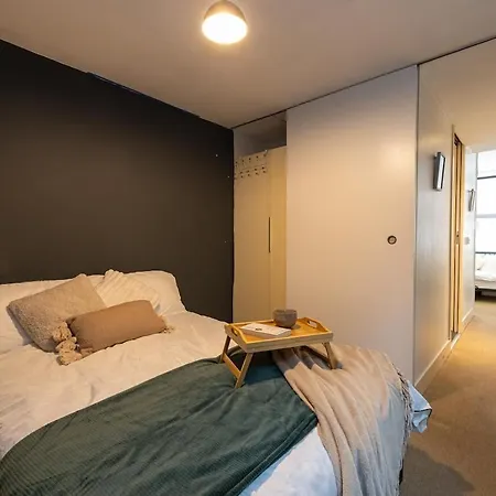 Apartamento Stylish & Modern 3br - Garden, Parking & Ps5