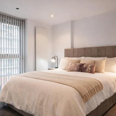 High-end Modern Two-bedroom